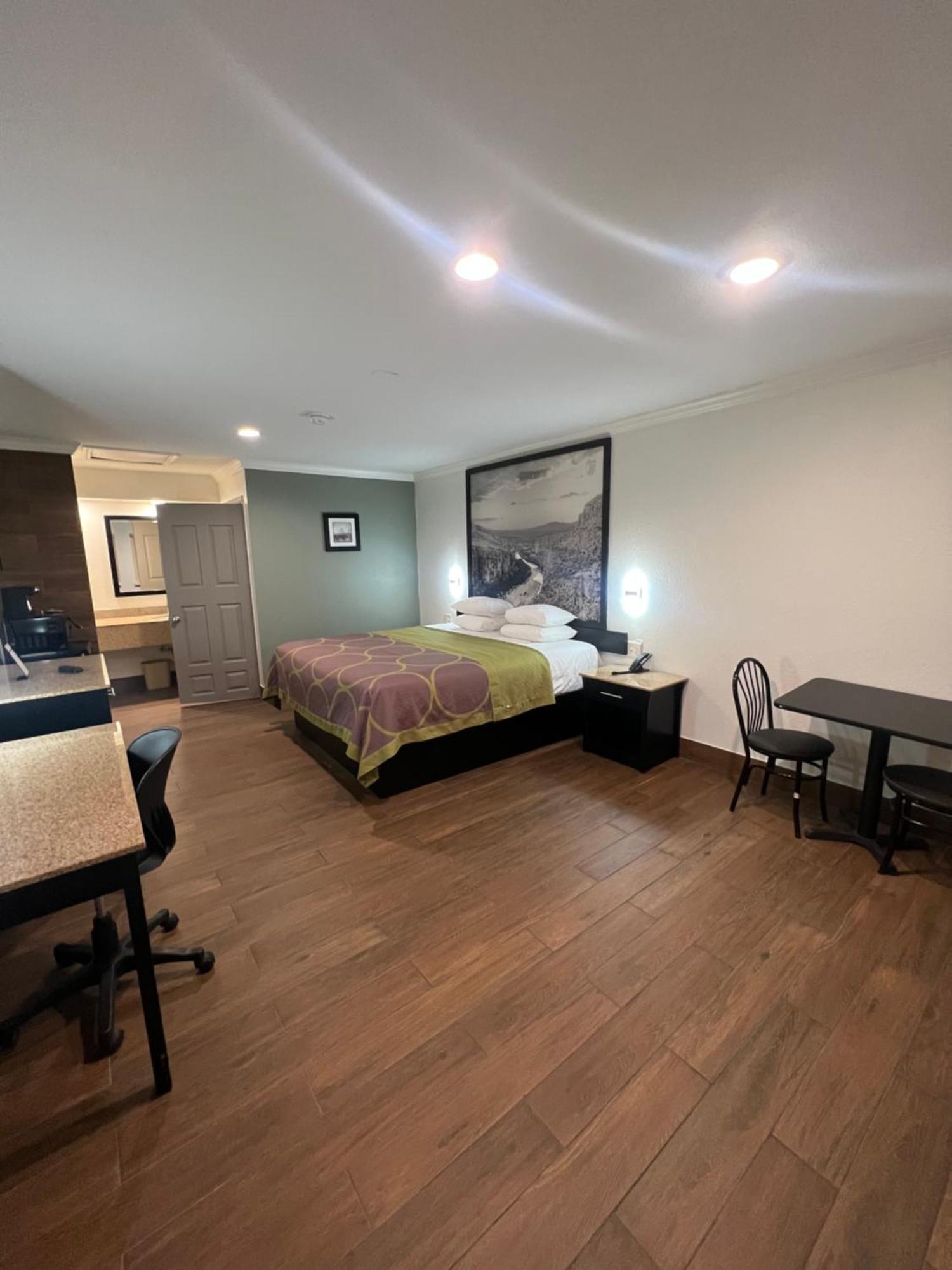 Super 8 By Wyndham Mcallen-Downtown-Airport-La Plaza Mall Μοτέλ Εξωτερικό φωτογραφία