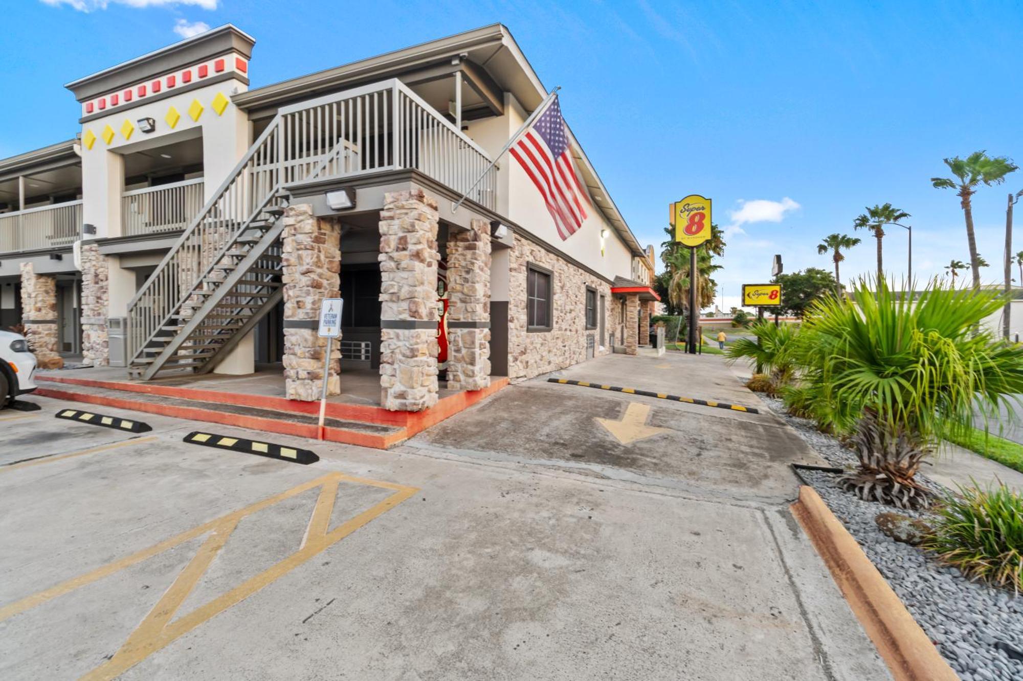 Super 8 By Wyndham Mcallen-Downtown-Airport-La Plaza Mall Μοτέλ Εξωτερικό φωτογραφία